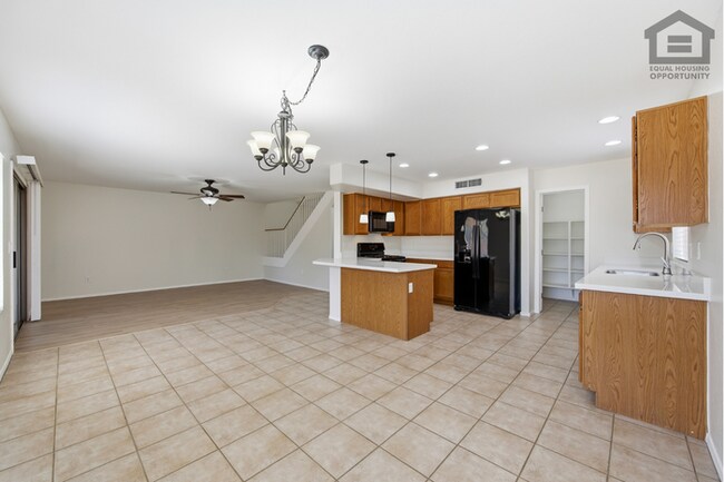 Building Photo - 4Bed + OFFICE + LOFT in Peoria! Ready for Immediate Move-In! -- FULLY REMODELED!