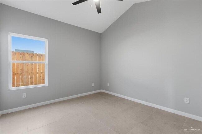 Building Photo - 14 Mockingbird Rd