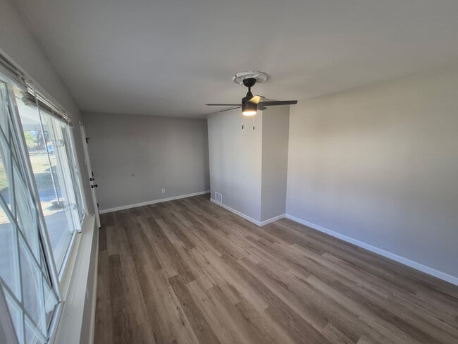 Building Photo - 3515 Dixie Dr