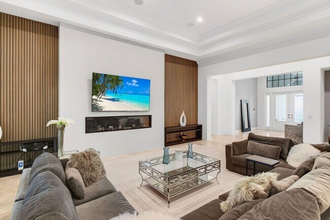 Building Photo - 17662 Cadena Dr