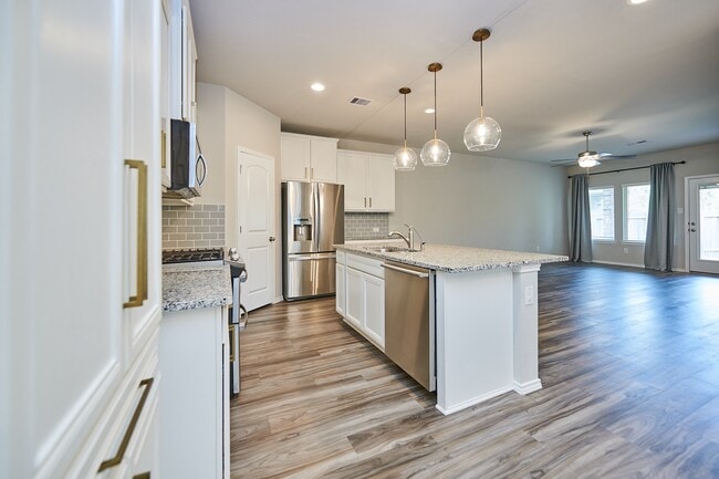 Building Photo - 9291 Inland Leather Ln