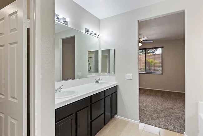 Building Photo - 13072 Bowker Play Ct