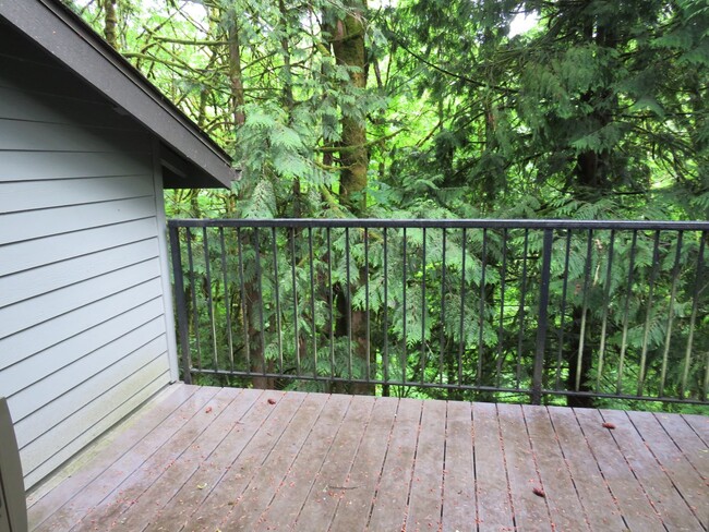 Building Photo - Redmond Modern & Updated 3bd/2bath Condo i...