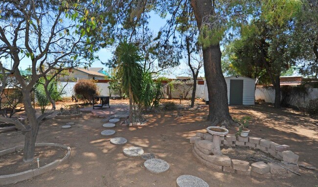 Building Photo - 5044 E Adams St