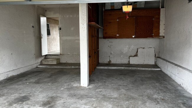Building Photo - 3 Bed 2 Bath Downstairs Apartment For Rent...