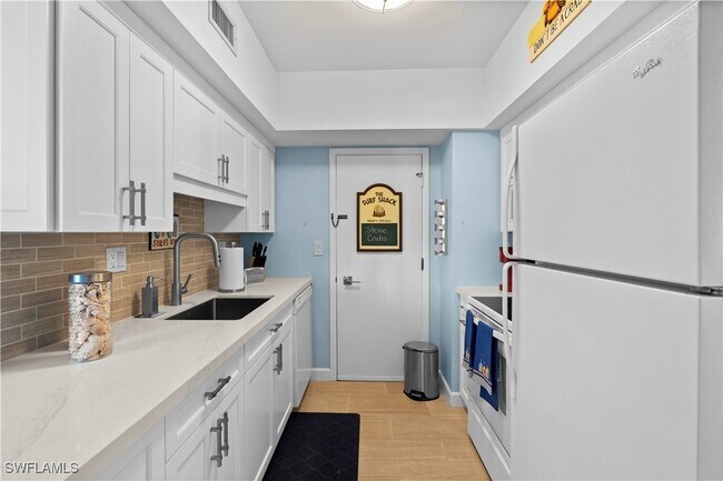Building Photo - 240 Seaview Ct