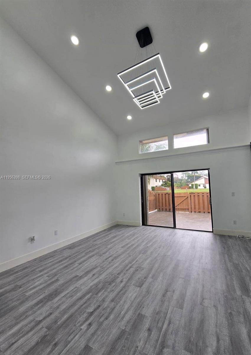 Building Photo - 1120 Parkside Green Dr