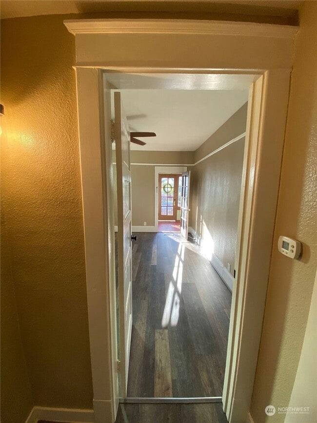 Building Photo - Burwell Duplex