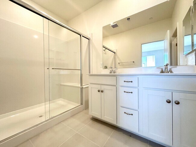 Building Photo - Brand new Townhome in Summerlin Grand Park Village