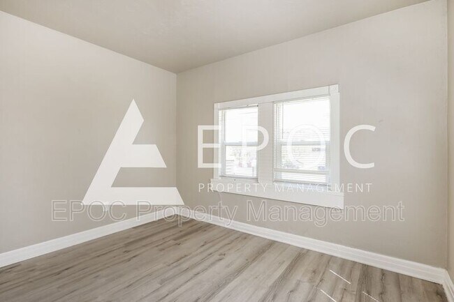 Building Photo - 1232 SW 30th St