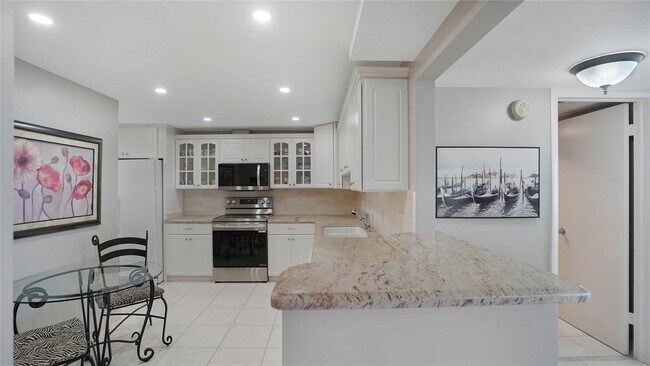 Building Photo - 3900 Galt Ocean Dr