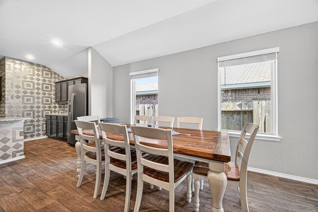Building Photo - 40347 Blossom Vly Ln