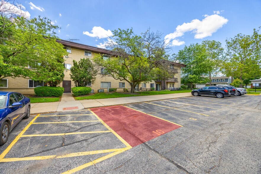 Building Photo - 1206 E Fairview St