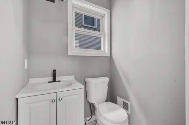 Building Photo - 2106 Whittier St