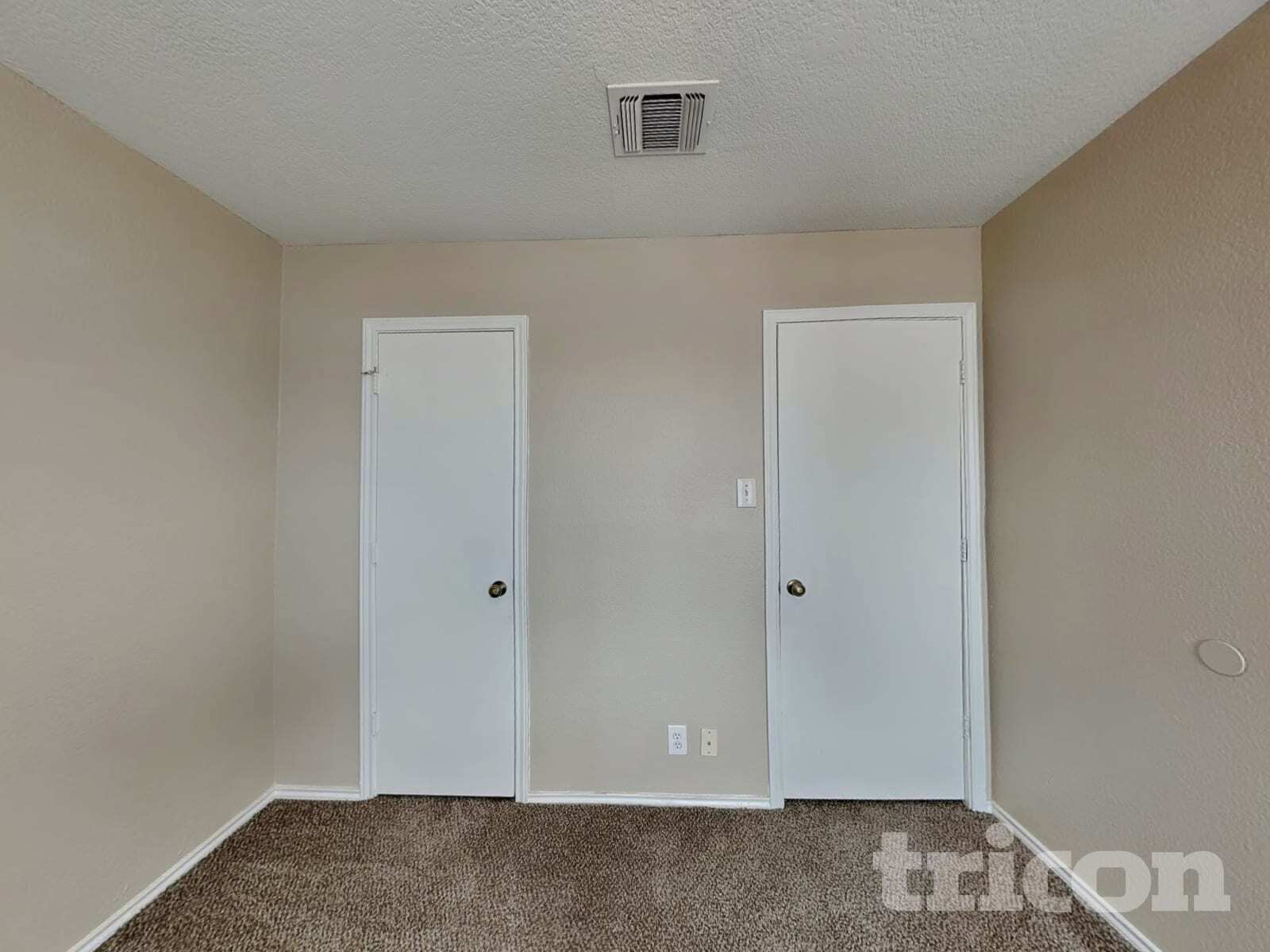 Building Photo - 7307 Circle Farm