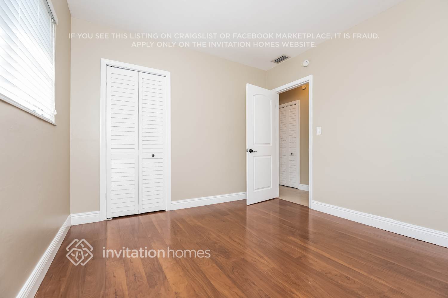 Building Photo - 206 S 57th Way