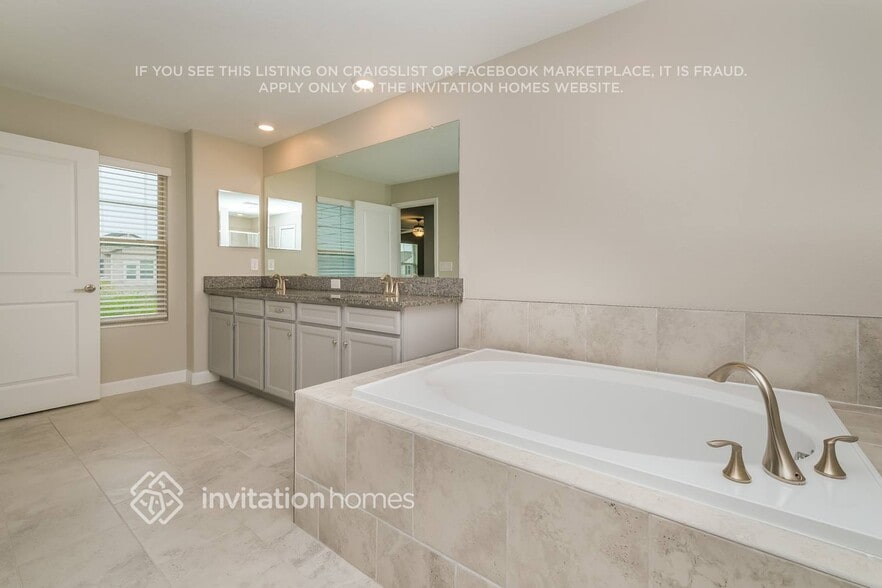 Building Photo - 2899 Gridiron Garden Isle