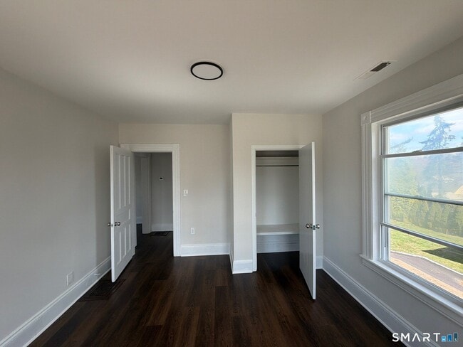 Building Photo - 316 W Main St