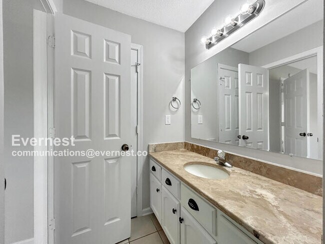 Building Photo - 9136 Bentley Woods Dr