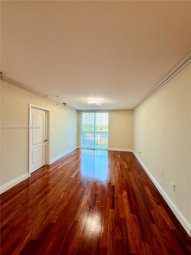 Building Photo - 2501 SW 37th Ave