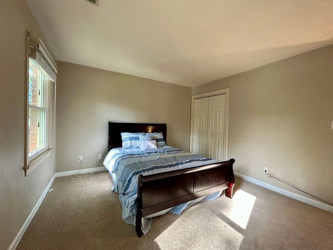 Building Photo - 805 De La Fayette Ct