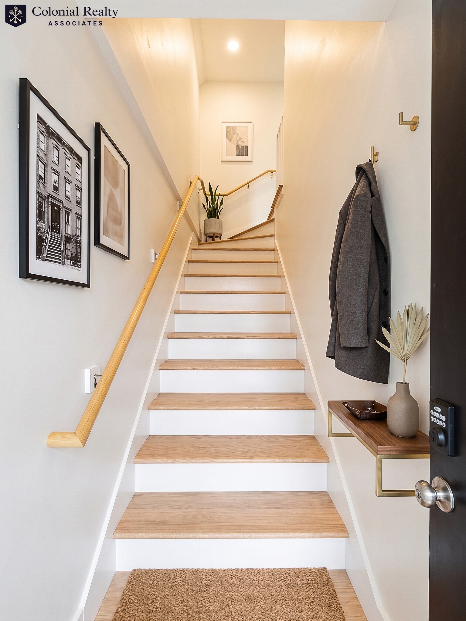 Building Photo - 69 Elm St