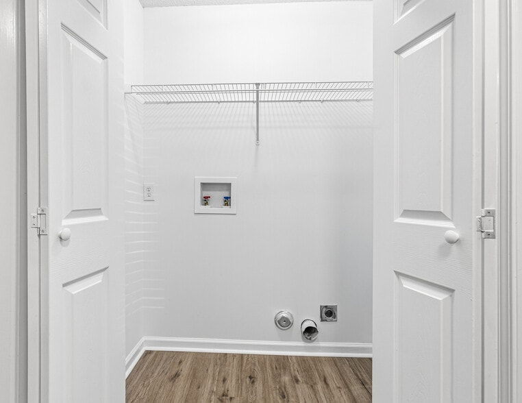 Building Photo - 5547 Matt Aaron Ln