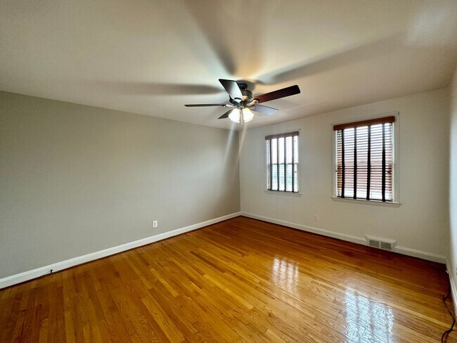 Building Photo - Charming 3 Bedroom/1.5 Bathroom Townhome with In-Unit Laundry in Towson, MD!