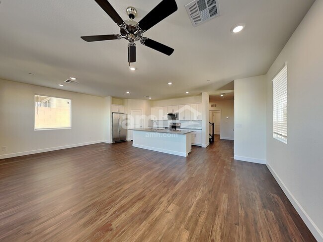 Building Photo - 260 Yasmin Daylily Pl