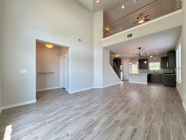 Building Photo - 5404 Bonneville Bend