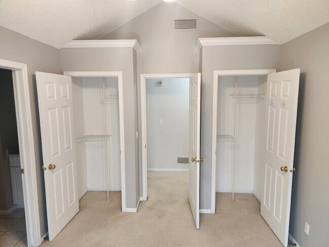 Building Photo - 13500 Sheridan Ave