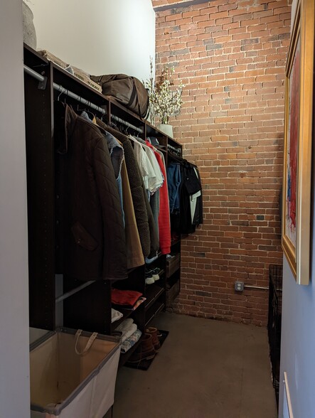 Large closet - 251 Heath St