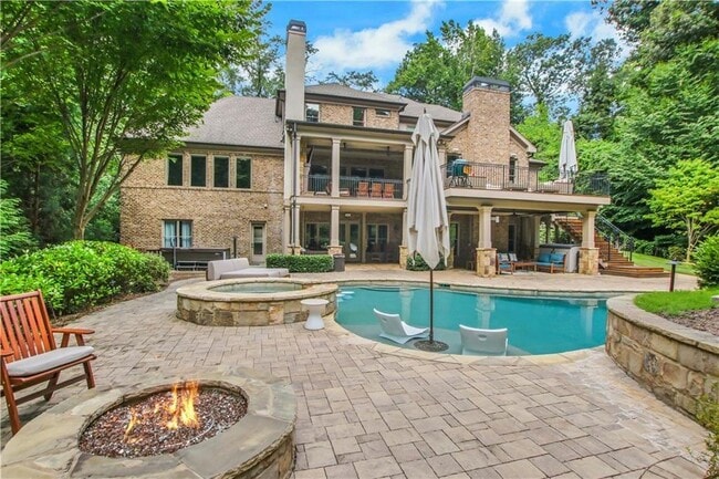 Building Photo - 5265 Peachtree Dunwoody Rd NE