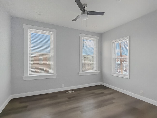 Building Photo - 733 N Linwood Ave