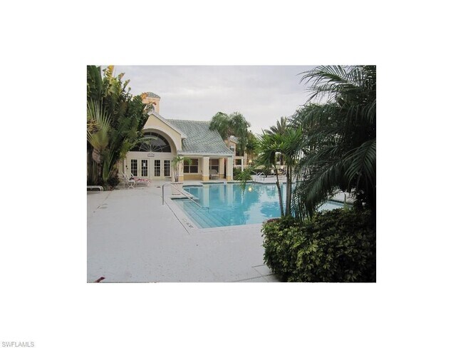 Building Photo - Beautifully  3-bedroom, 2-bath unit located in the desirable Venetian Palms community in Fort Mye...