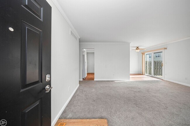 Building Photo - 24692 N Meadow Dr