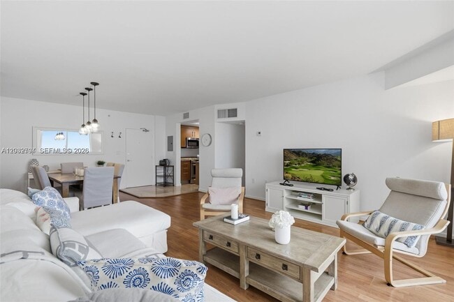 Building Photo - 10275 Collins Ave