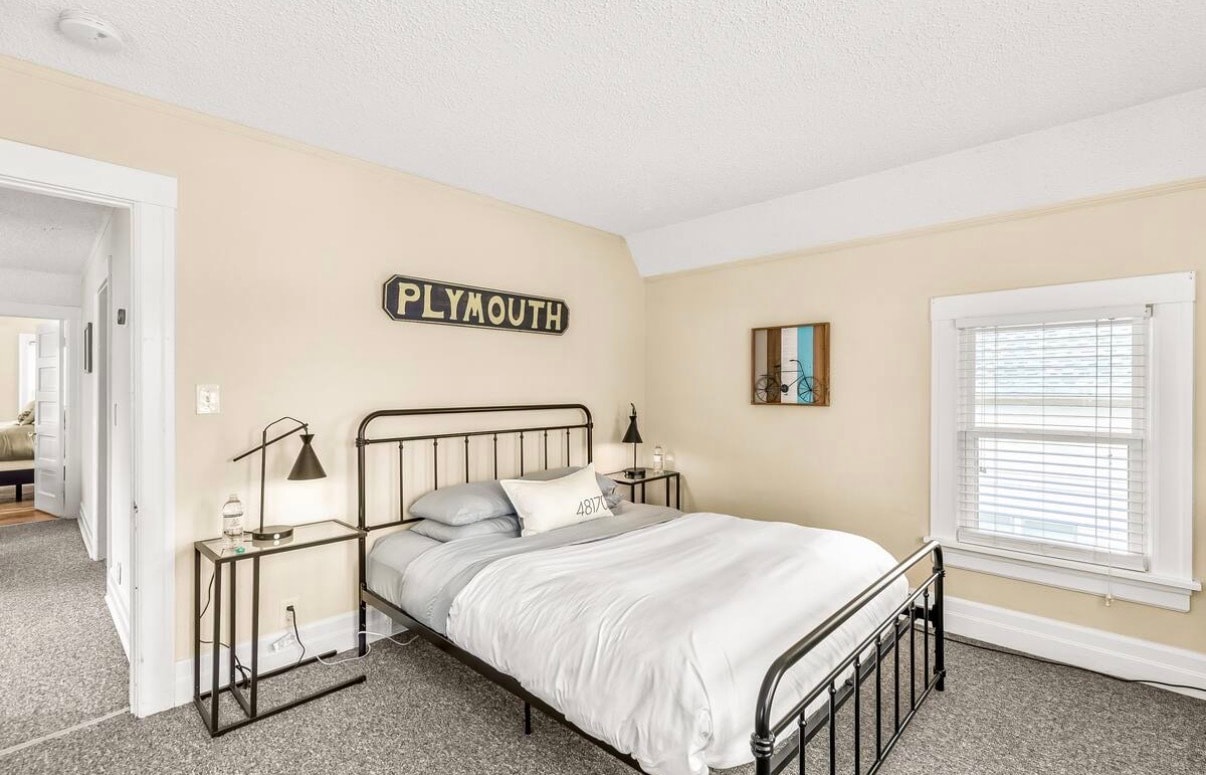 Building Photo - 429 W Ann Arbor Trl