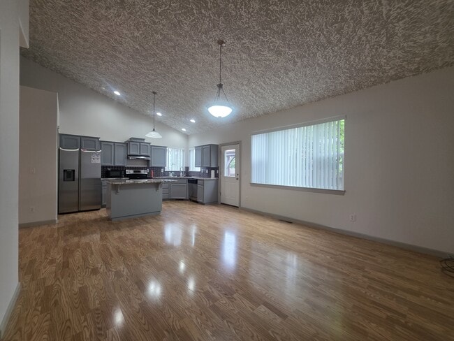 Building Photo - 4373 Hearth St NE