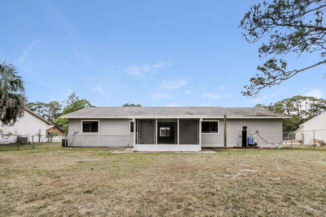 Building Photo - 431 Tropicaire Ave SW