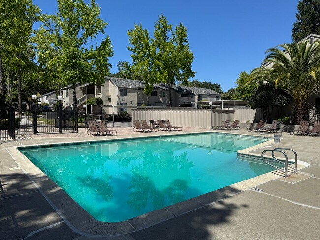 Building Photo - 997 Madrone Rd