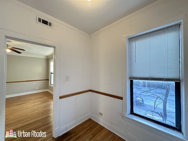 Building Photo - 4609 N Western Ave