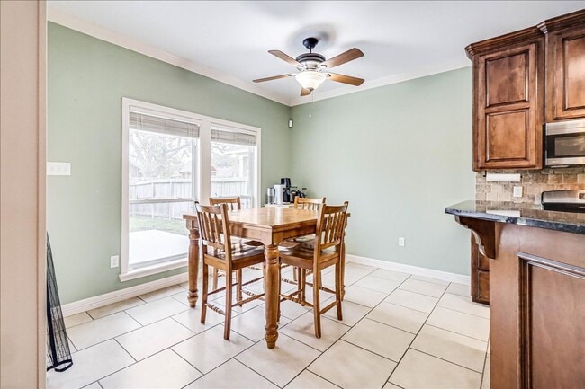 Building Photo - 2518 Date Palm Dr