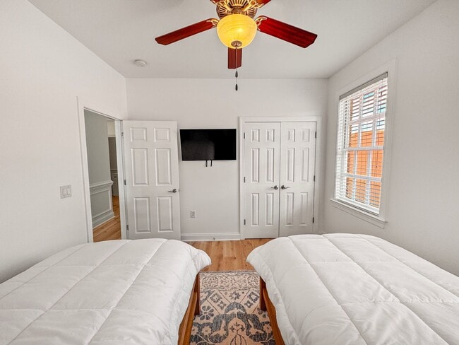 Building Photo - Fully Furnished Waterfront Elegance on Mai...