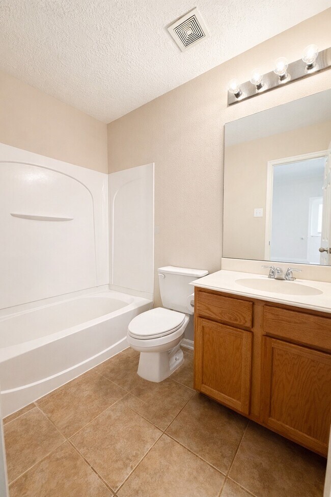 Building Photo - 13952 Buckskin Dr