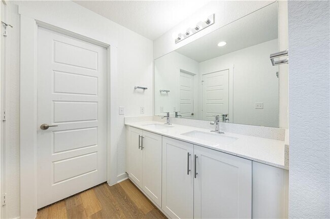 Building Photo - 1804 Bonham Ln