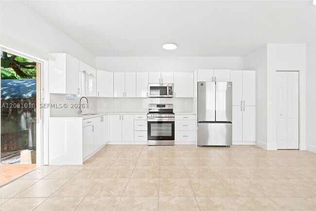 Building Photo - 145 NE 60th St
