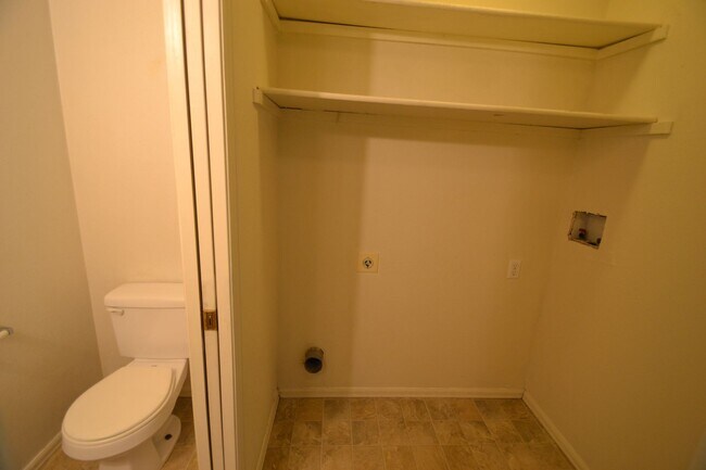 Building Photo - 7228 Waterman Way