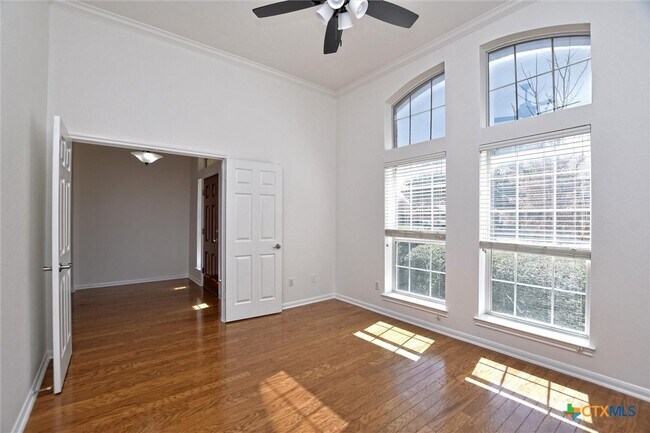 Building Photo - 2632 Henley Dr