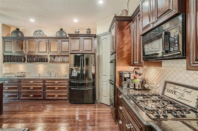 Building Photo - 15207 Nightingale Ln